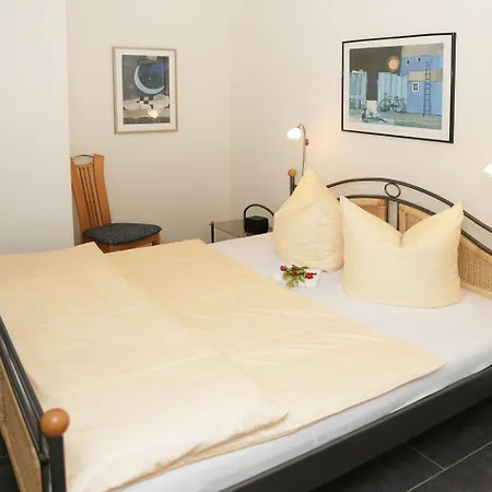 Haus Kuehlung - 38-07 *